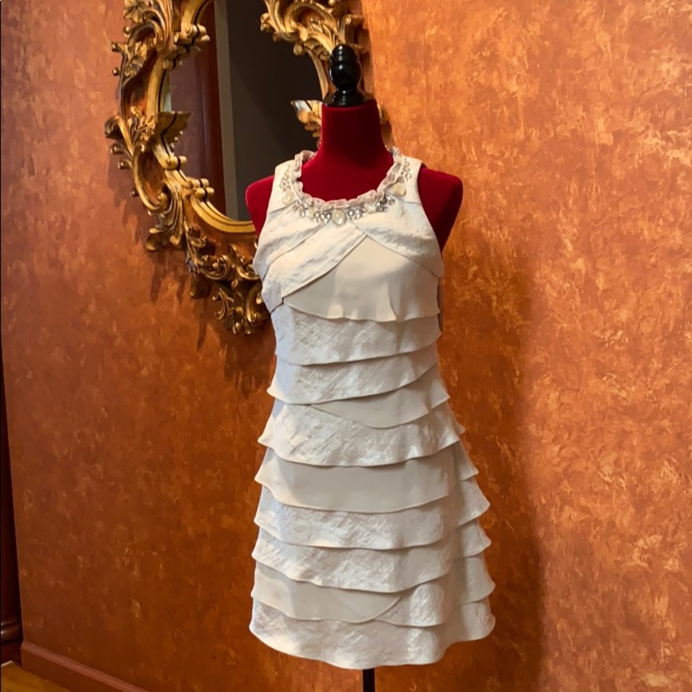 Dress - Picture 2 of 8